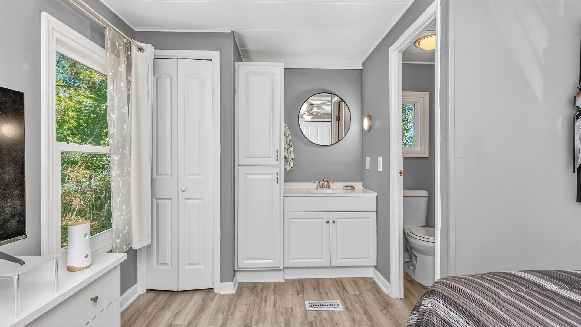 8 Burr Circle Photo 20