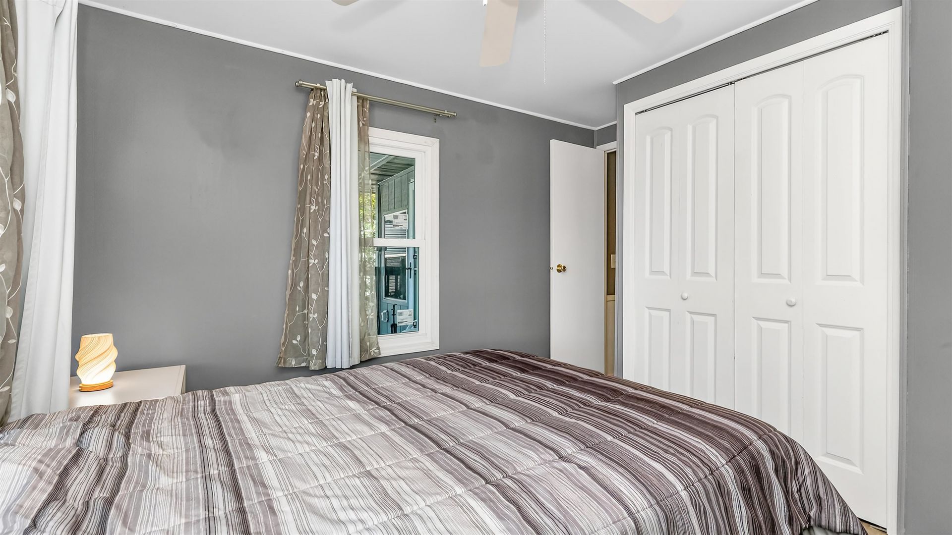 8 Burr Circle Photo 24