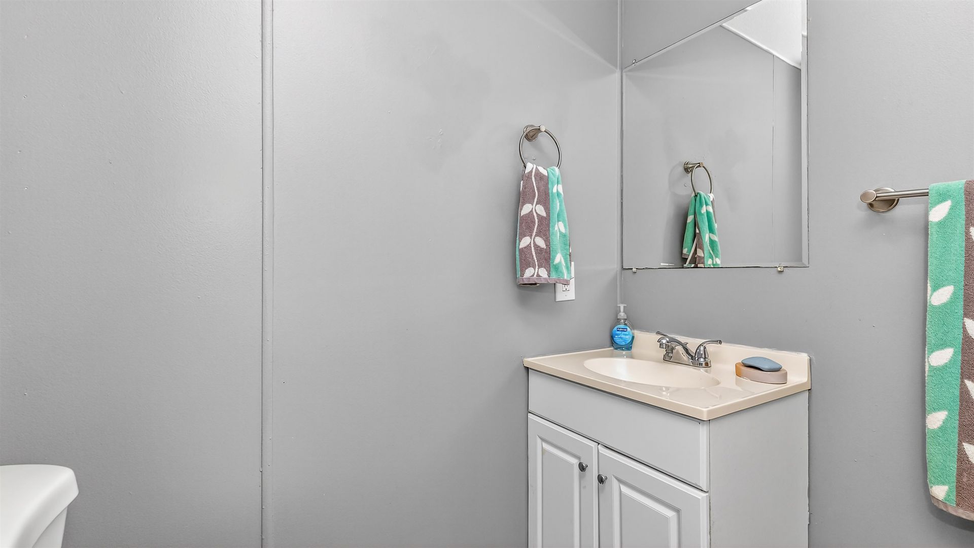 8 Burr Circle Photo 25