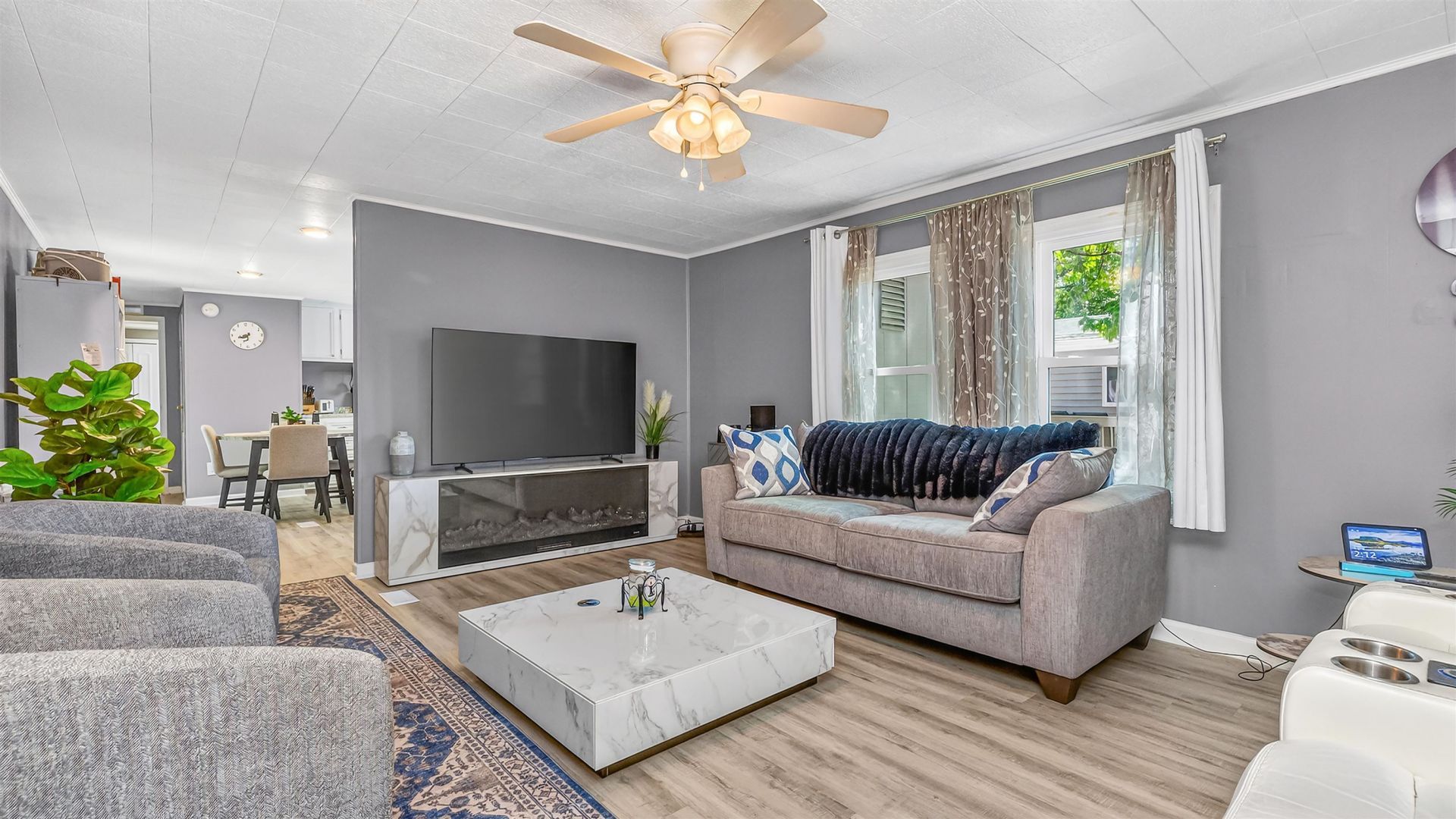 8 Burr Circle Photo 7