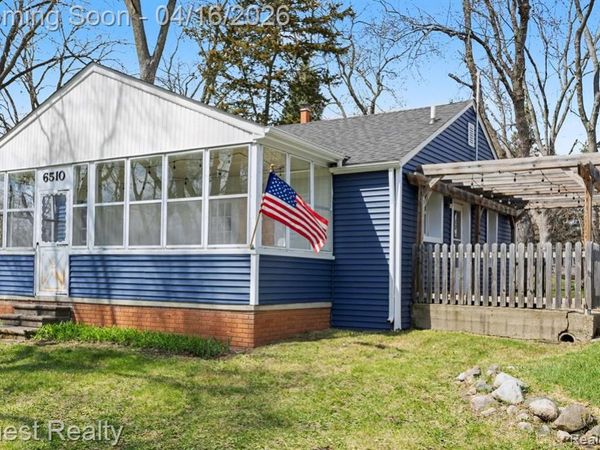 6510 Oakridge Drive, Waterford Twp, MI 48329