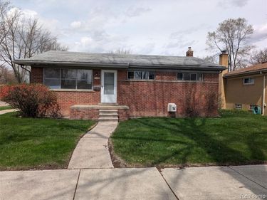 318 Royal Park Lane, Madison Heights, MI 48071