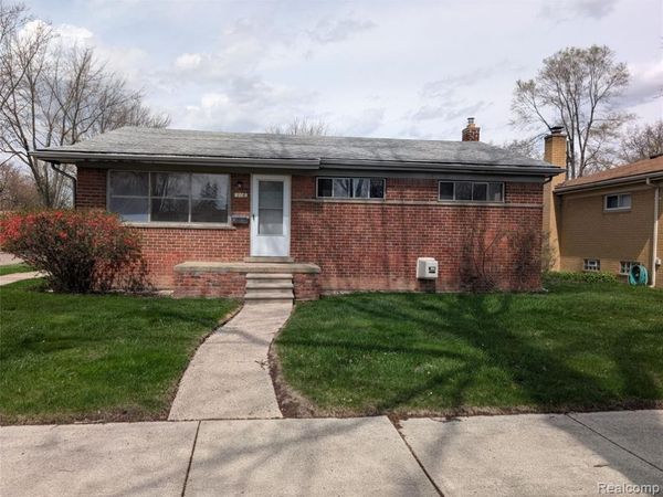 318 Royal Park Lane, Madison Heights, MI 48071