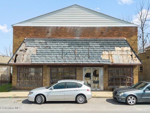 639 Sanderson Street, Throop, PA 18512