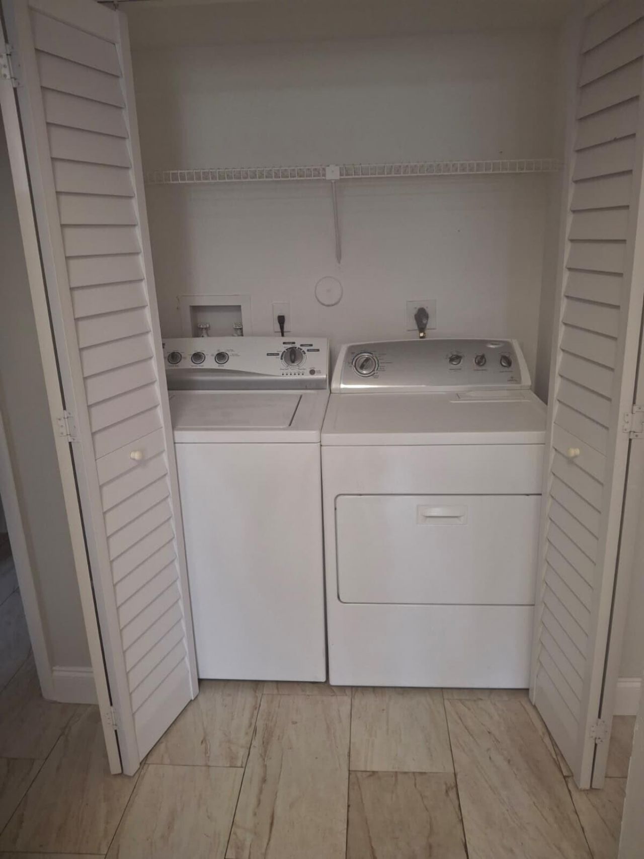 9833 Westview Drive, Unit 813, Coral Springs, FL 33076 Photo