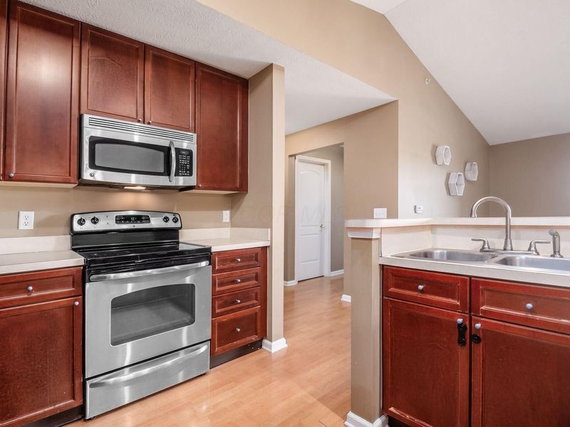 705 Hidden Springs Drive, Lewis Center, OH 43035 Photo 32