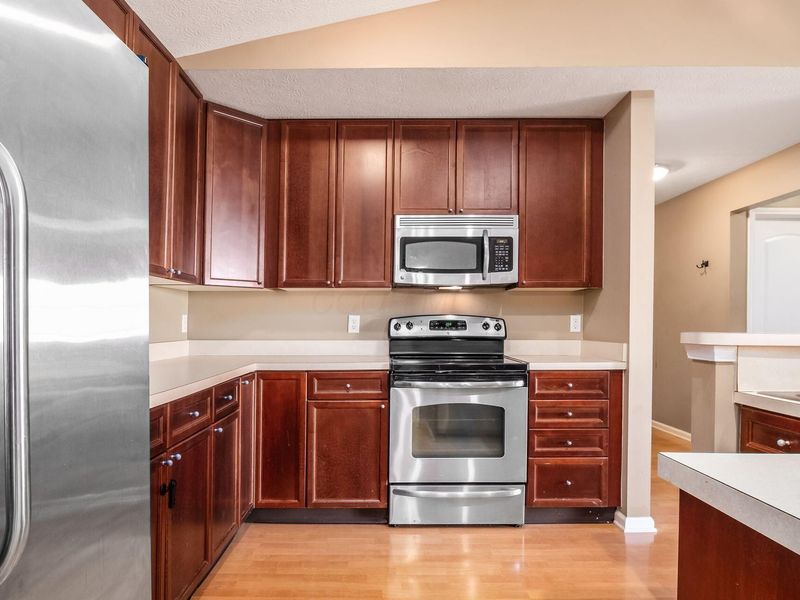 705 Hidden Springs Drive, Lewis Center, OH 43035 Photo 5