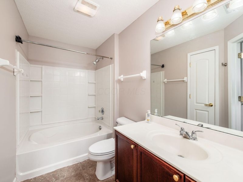 705 Hidden Springs Drive, Lewis Center, OH 43035 Photo 9