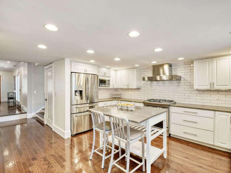 876 Ebner Street , Columbus, OH 43206 Photo 5