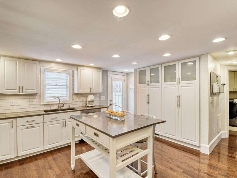 876 Ebner Street , Columbus, OH 43206 Photo 6