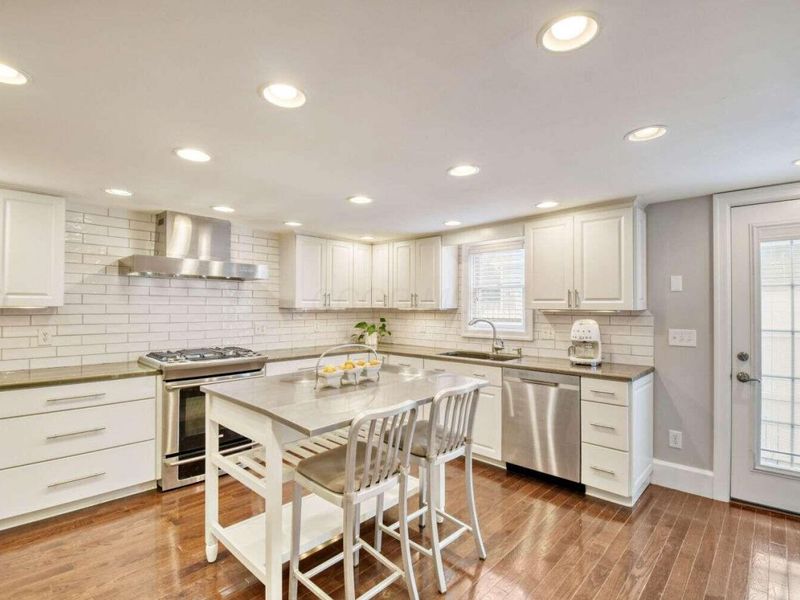 876 Ebner Street , Columbus, OH 43206 Photo 7