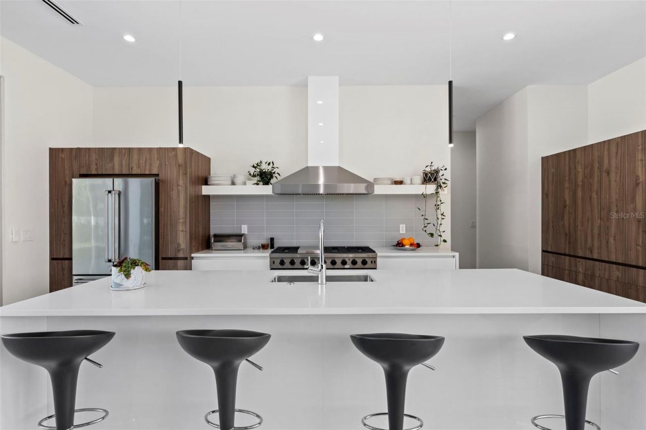 1304 Indian Rocks Road, Belleair, FL 33756 Photo