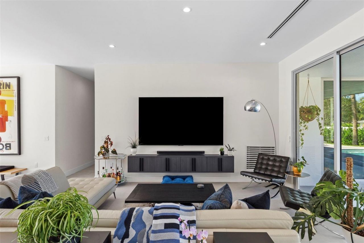 1304 Indian Rocks Road, Belleair, FL 33756 Photo