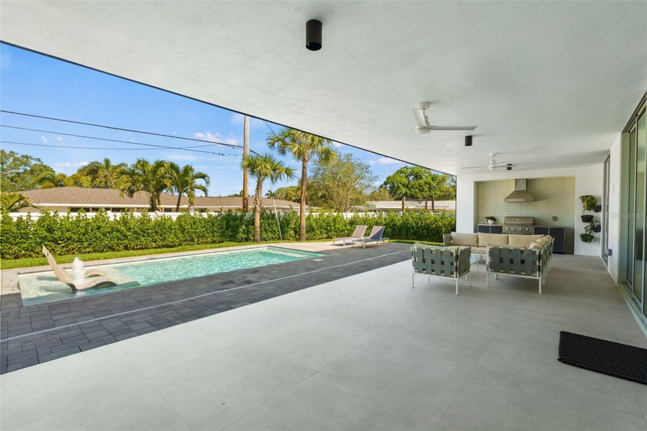 1304 Indian Rocks Road, Belleair, FL 33756 Photo