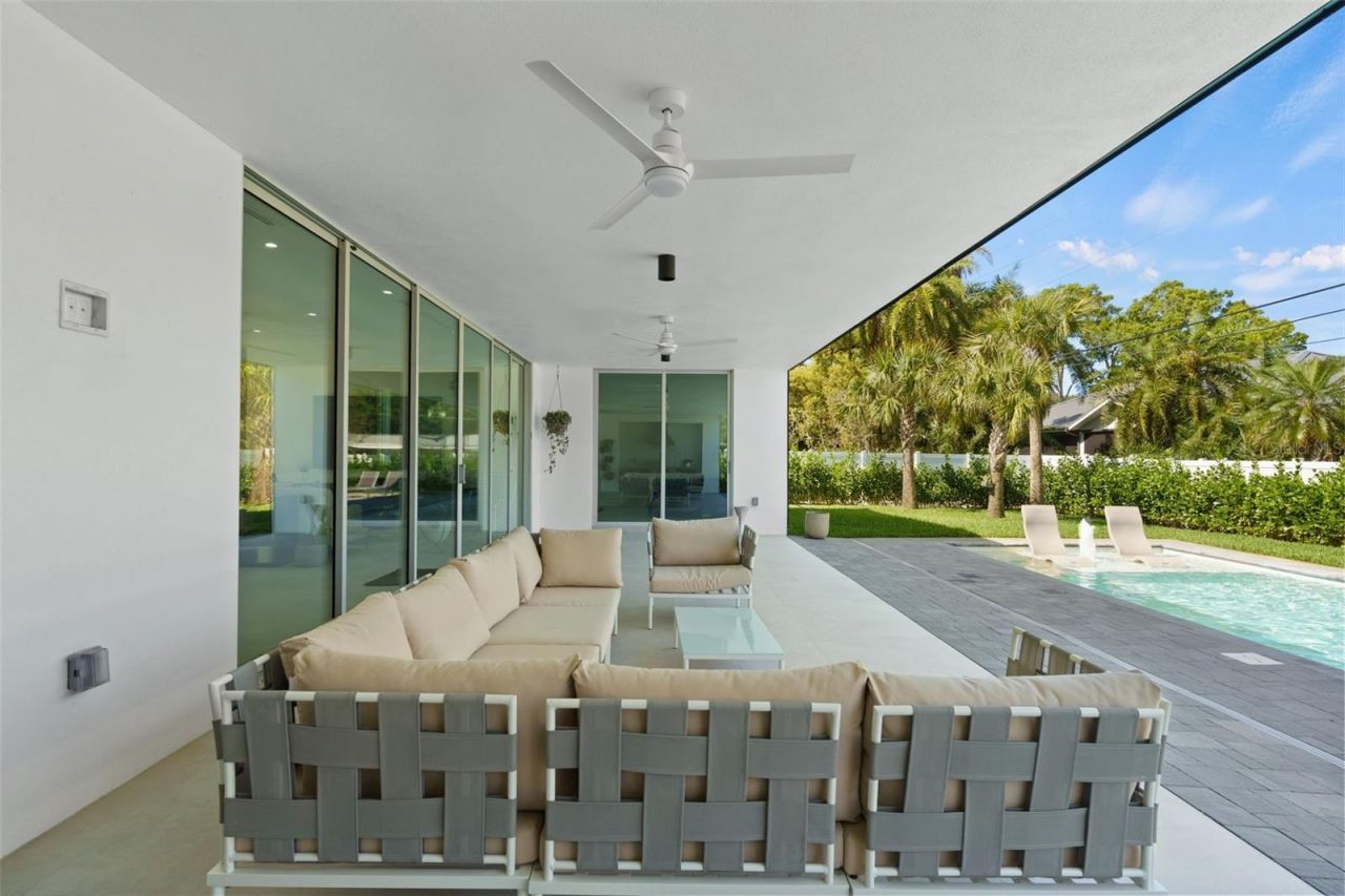 1304 Indian Rocks Road, Belleair, FL 33756 Photo