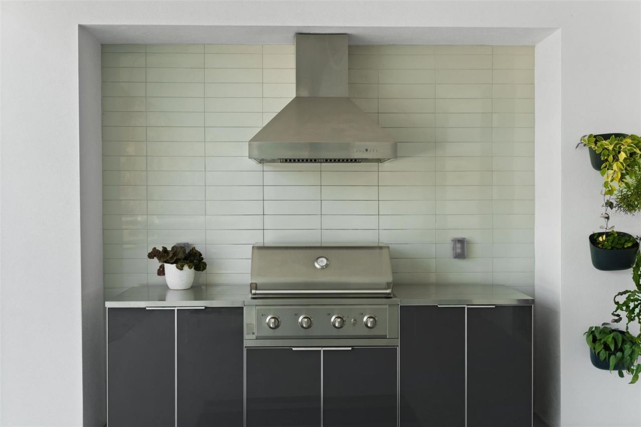 1304 Indian Rocks Road, Belleair, FL 33756 Photo