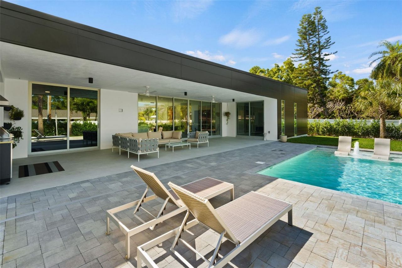 1304 Indian Rocks Road, Belleair, FL 33756 Photo