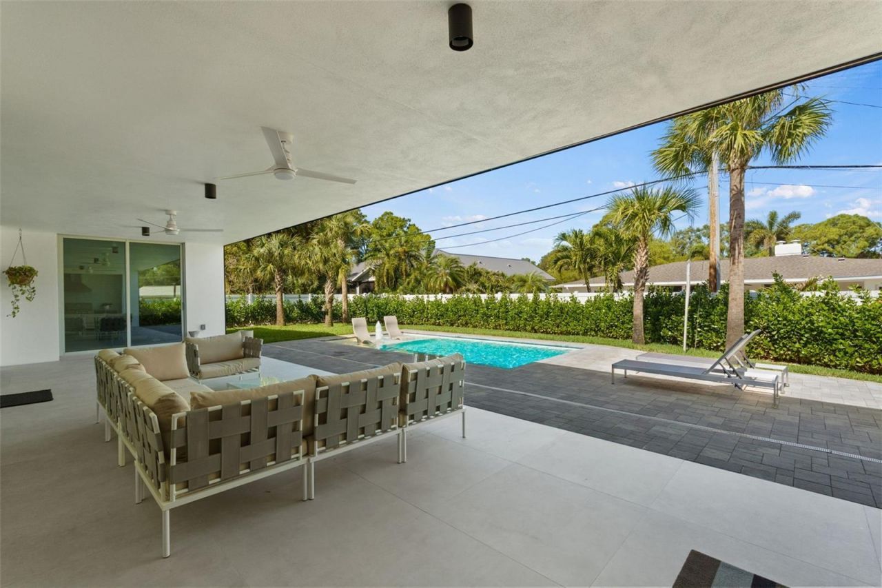 1304 Indian Rocks Road, Belleair, FL 33756 Photo