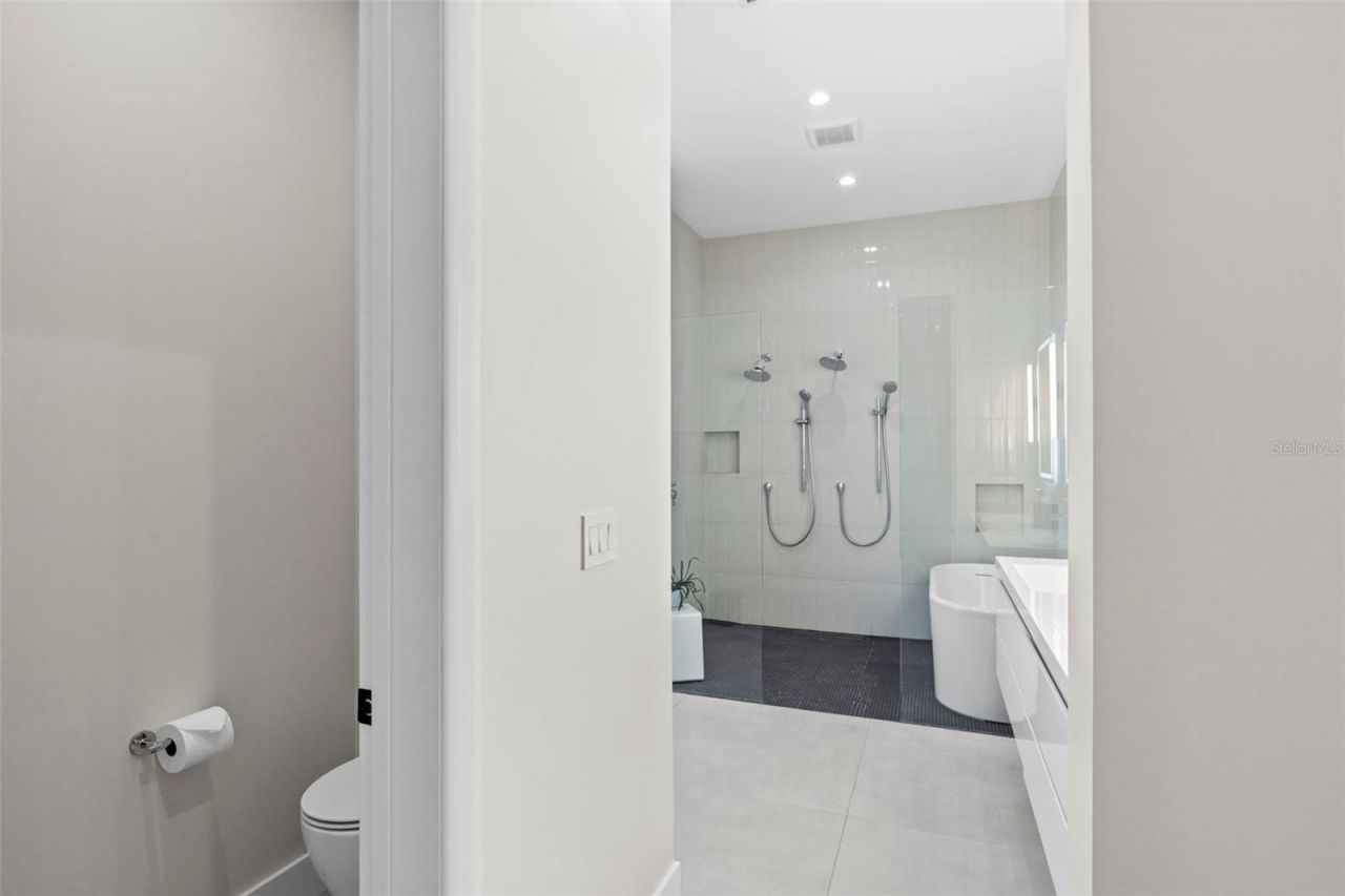 1304 Indian Rocks Road, Belleair, FL 33756 Photo