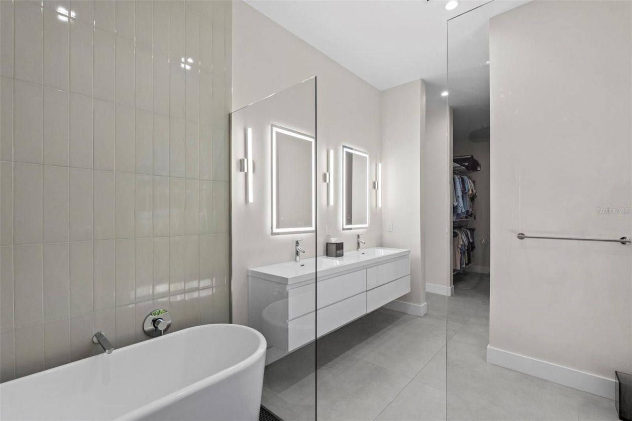 1304 Indian Rocks Road, Belleair, FL 33756 Photo