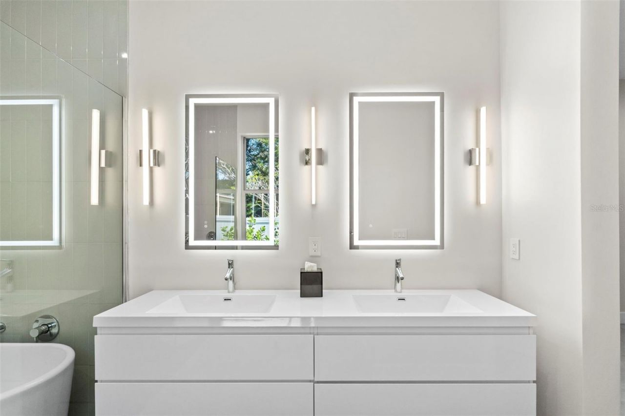 1304 Indian Rocks Road, Belleair, FL 33756 Photo