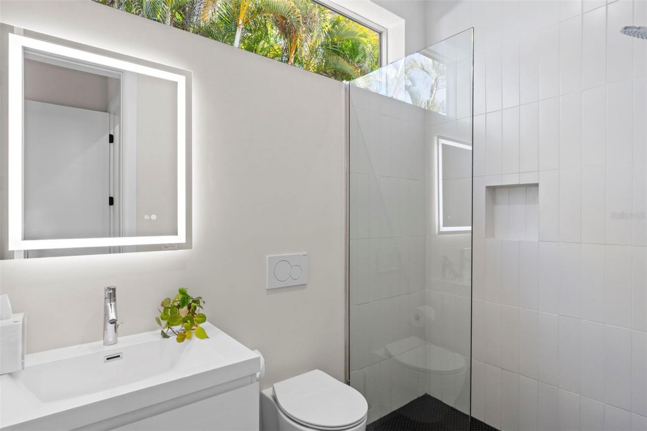 1304 Indian Rocks Road, Belleair, FL 33756 Photo