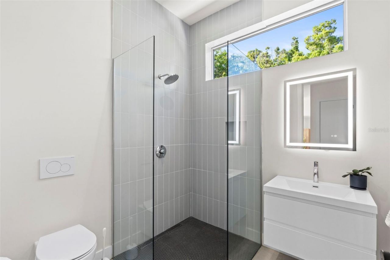 1304 Indian Rocks Road, Belleair, FL 33756 Photo