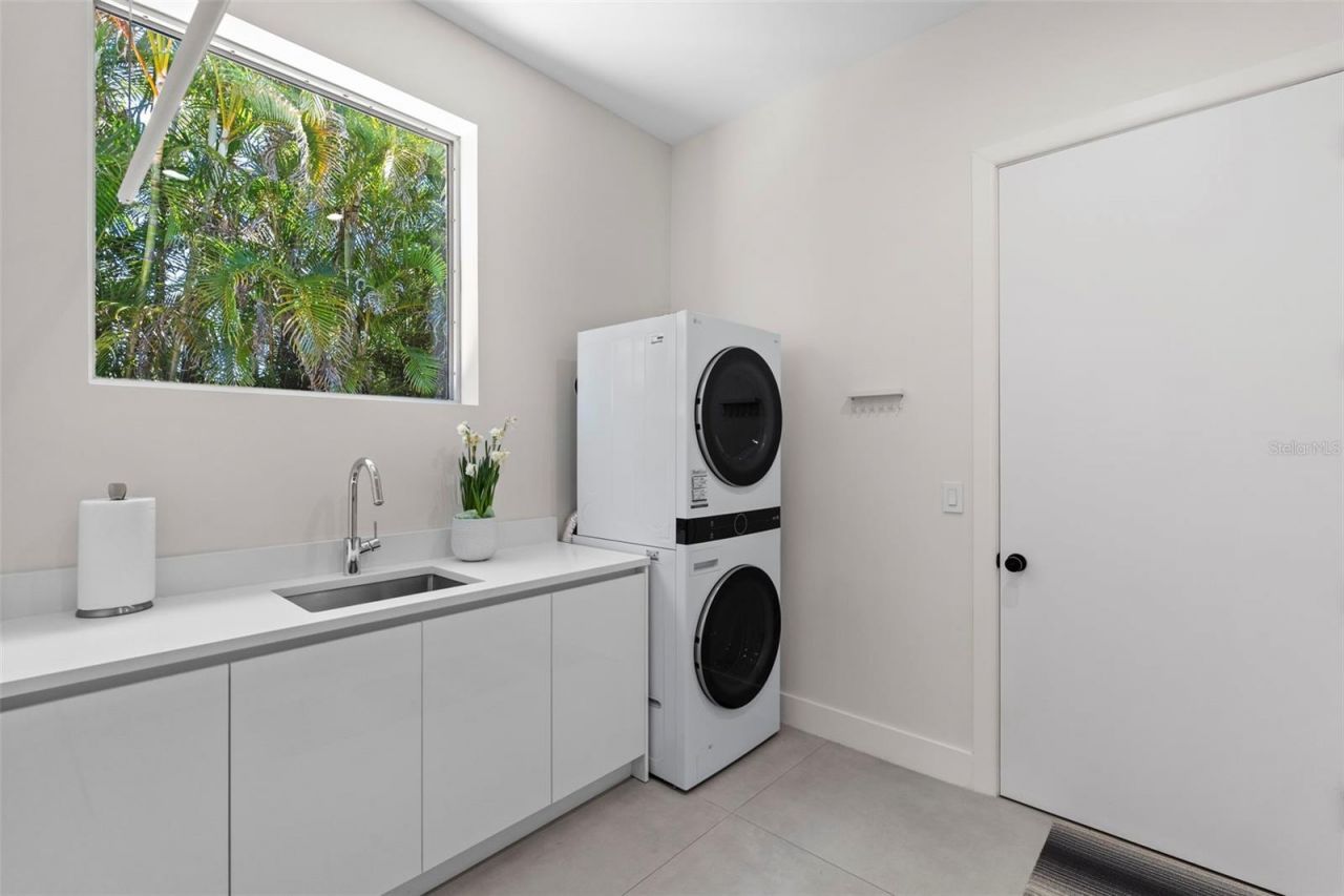 1304 Indian Rocks Road, Belleair, FL 33756 Photo