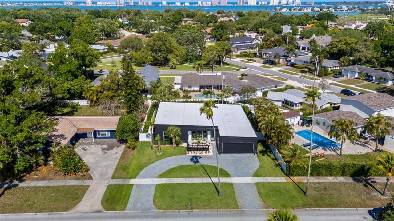 1304 Indian Rocks Road, Belleair, FL 33756 Photo