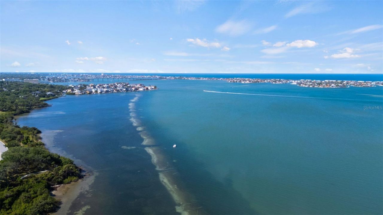 1304 Indian Rocks Road, Belleair, FL 33756 Photo