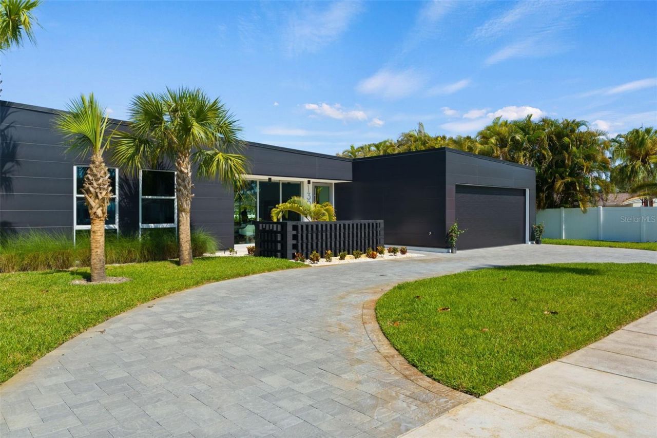 1304 Indian Rocks Road, Belleair, FL 33756 Photo
