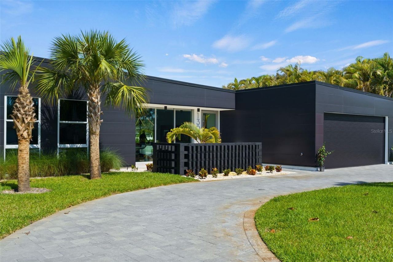 1304 Indian Rocks Road, Belleair, FL 33756 Photo