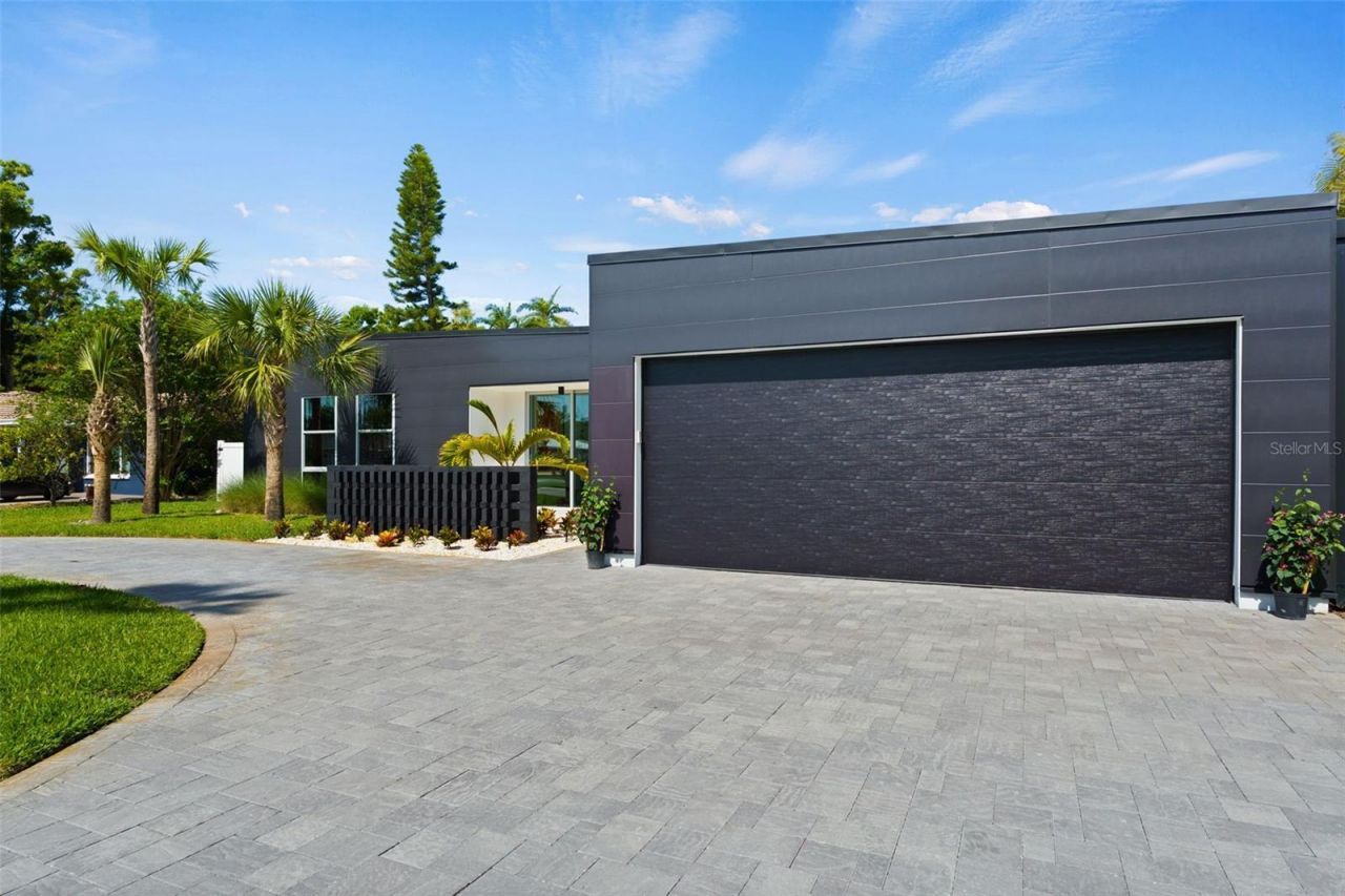 1304 Indian Rocks Road, Belleair, FL 33756 Photo