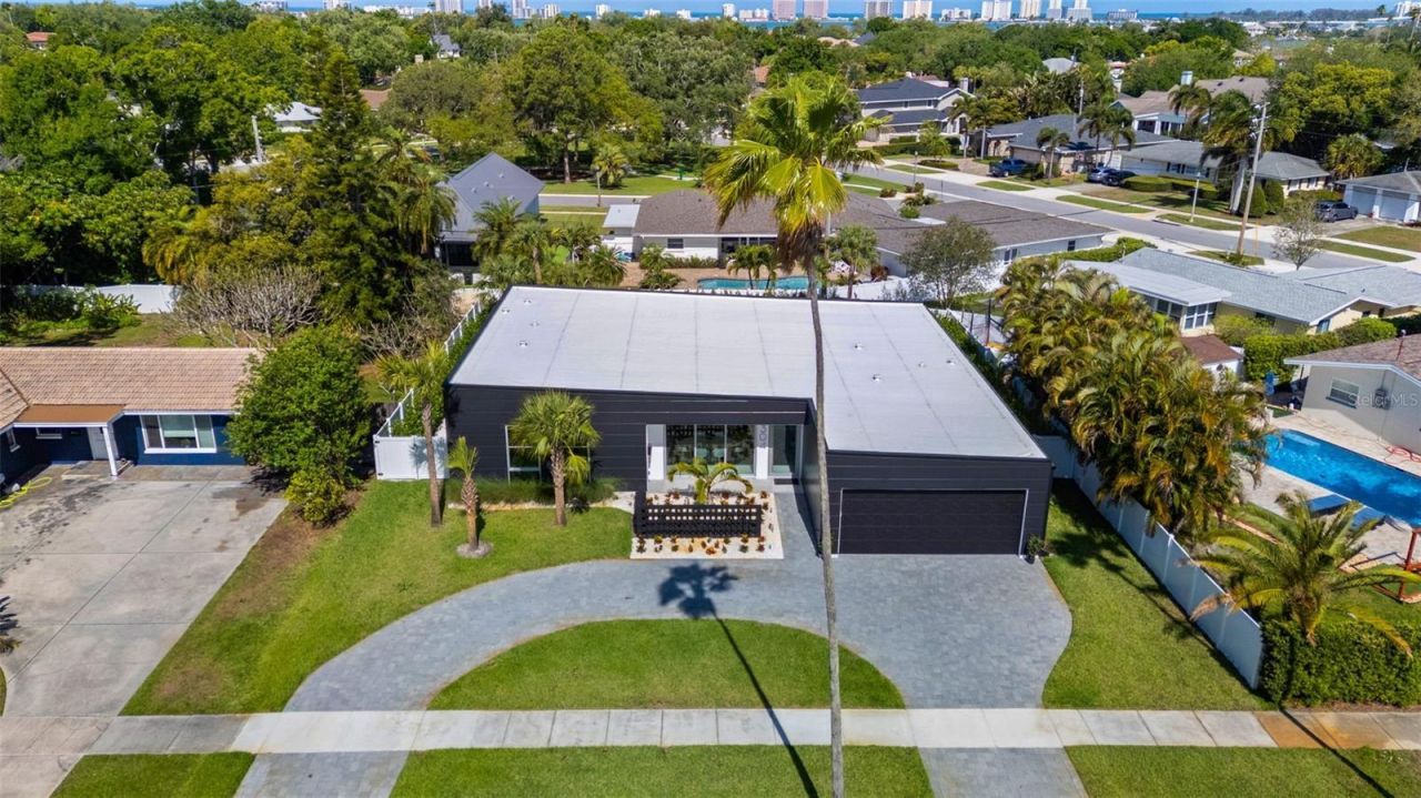 1304 Indian Rocks Road, Belleair, FL 33756 Photo