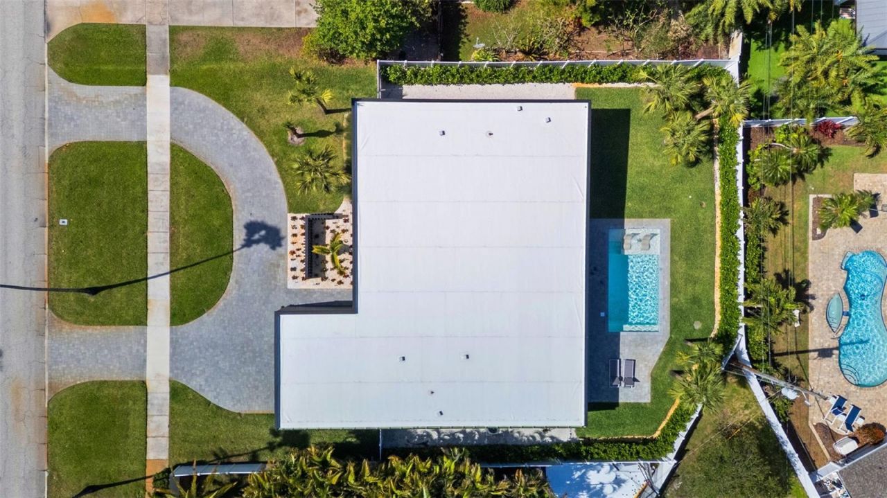 1304 Indian Rocks Road, Belleair, FL 33756 Photo