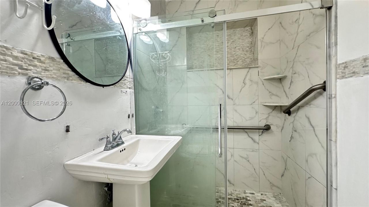 5545 E 6th Ave , Unit Front, Hialeah, FL 33013 Photo