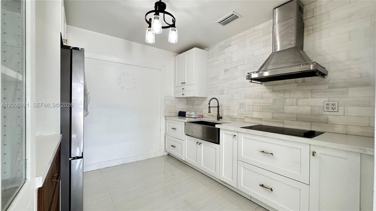 5545 E 6th Ave , Unit Front, Hialeah, FL 33013 Photo