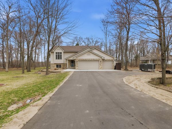 20760 Okinawa Street NE, Cedar, MN 55011