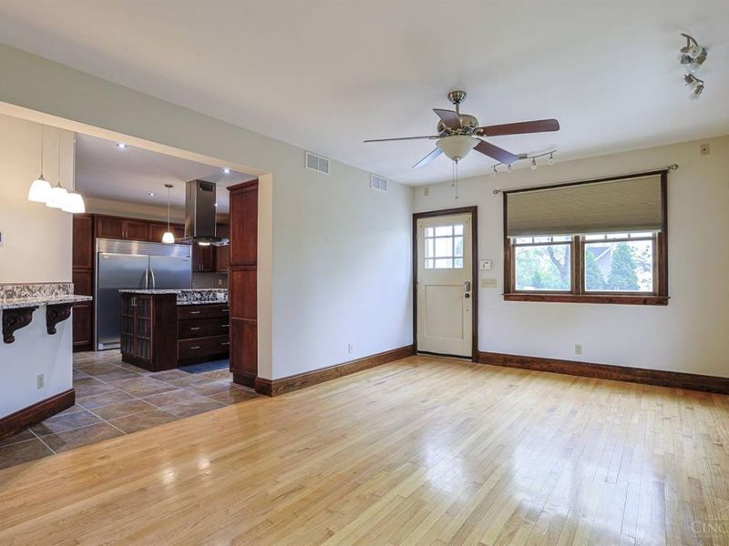 115 E Mills Avenue, Wyoming, OH 45215 Photo 12