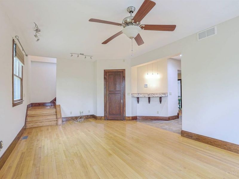 115 E Mills Avenue, Wyoming, OH 45215 Photo 13