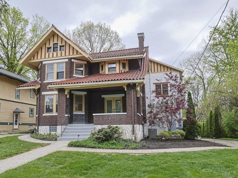 115 E Mills Avenue, Wyoming, OH 45215 Photo 2