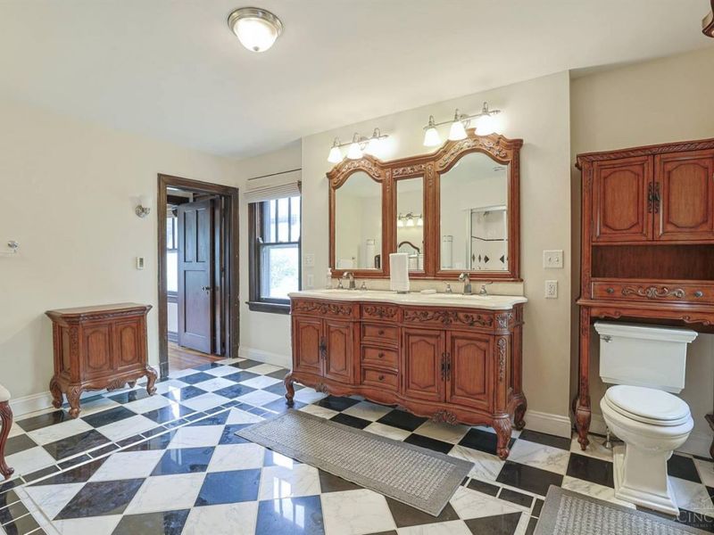 115 E Mills Avenue, Wyoming, OH 45215 Photo 26