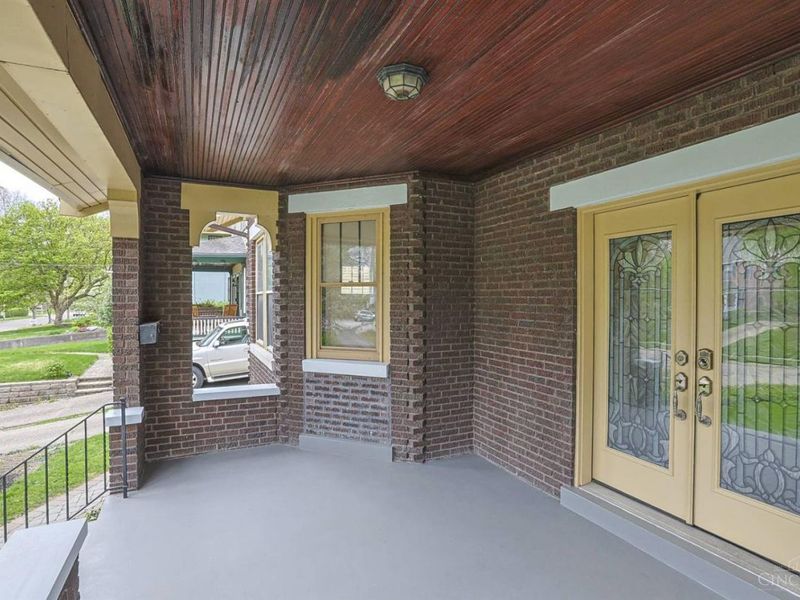 115 E Mills Avenue, Wyoming, OH 45215 Photo 3