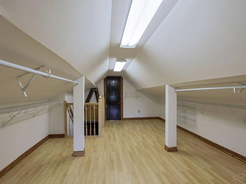 115 E Mills Avenue, Wyoming, OH 45215 Photo 33