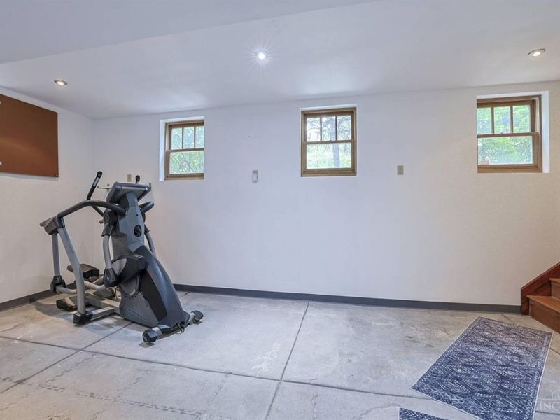 115 E Mills Avenue, Wyoming, OH 45215 Photo 35