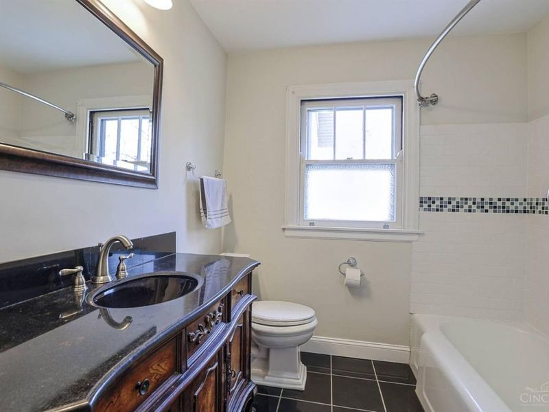 115 E Mills Avenue, Wyoming, OH 45215 Photo 37