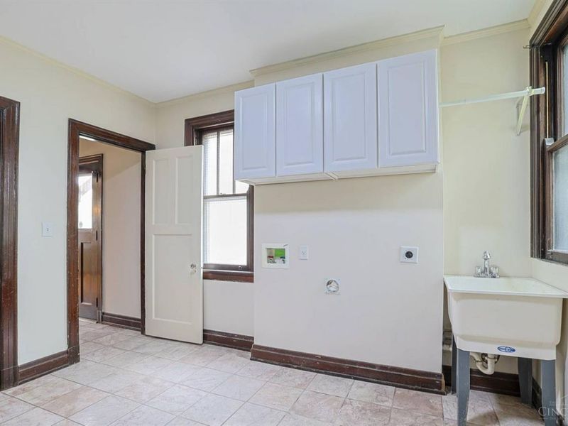 115 E Mills Avenue, Wyoming, OH 45215 Photo 40