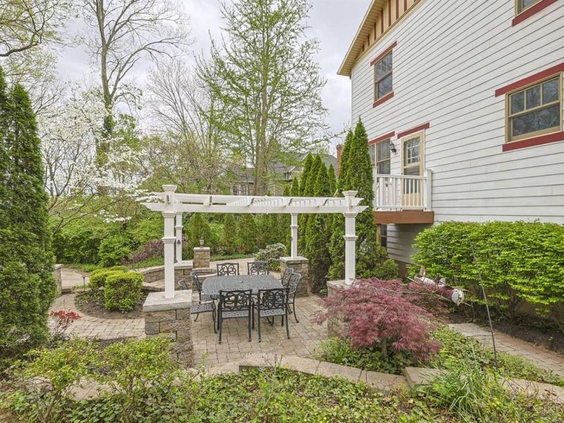 115 E Mills Avenue, Wyoming, OH 45215 Photo 48