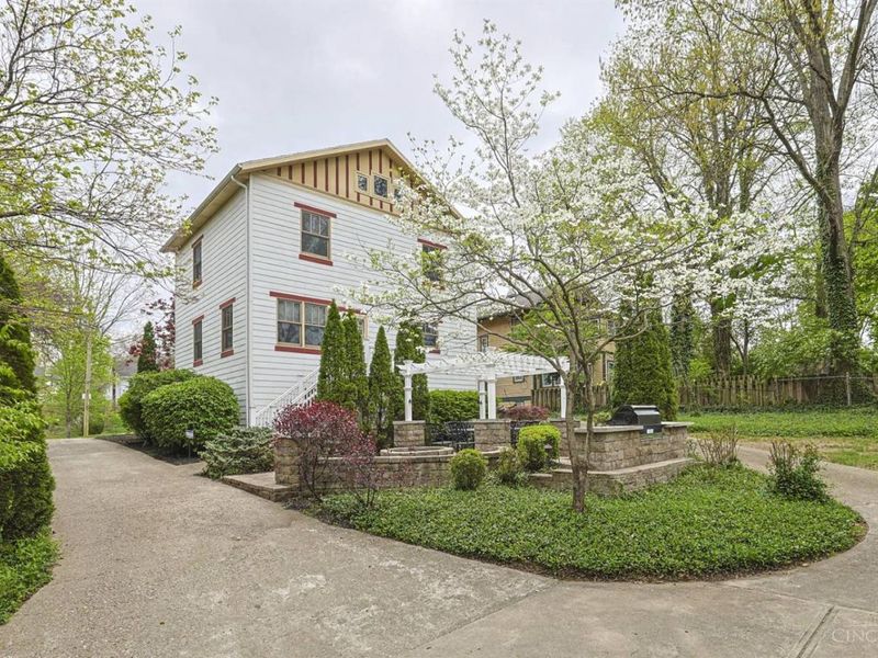 115 E Mills Avenue, Wyoming, OH 45215 Photo 54