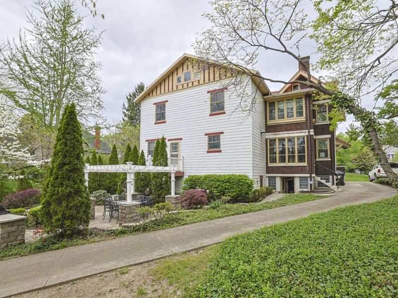 115 E Mills Avenue, Wyoming, OH 45215 Photo 55